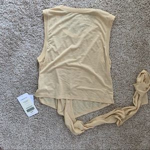 Fabletics tie up crop